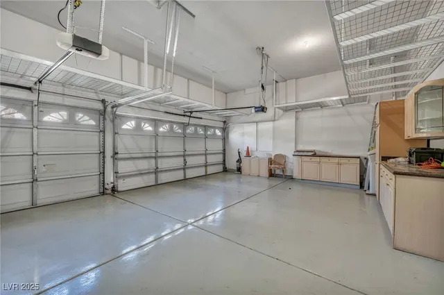 $650,000 | 2107 Eaglepath Circle, Henderson, NV 89074