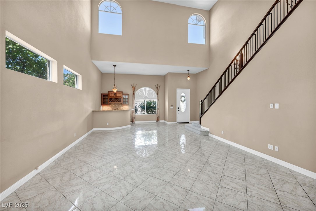 2107 Eaglepath Circle Henderson, NV 89074 - Photo 46 of 84 High vaulted ceilings