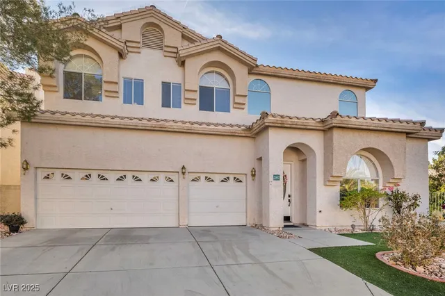 $650,000 | 2107 Eaglepath Circle, Henderson, NV 89074