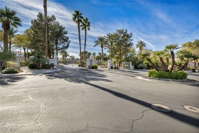 $650,000 | 2107 Eaglepath Circle, Henderson, NV 89074