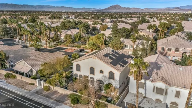 $650,000 | 2107 Eaglepath Circle, Henderson, NV 89074