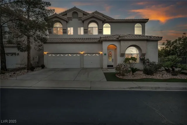 $650,000 | 2107 Eaglepath Circle, Henderson, NV 89074