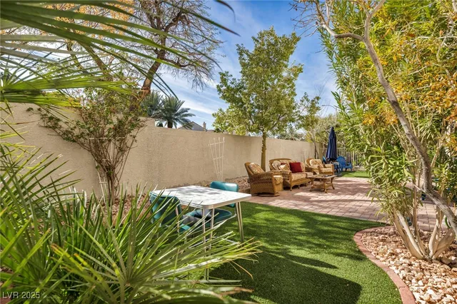 $650,000 | 2107 Eaglepath Circle, Henderson, NV 89074