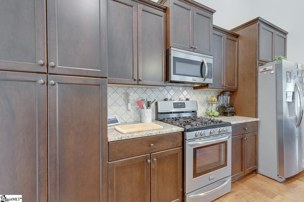 205 Cedar Knl Way Greer, SC 29651 - Photo 12 of 36