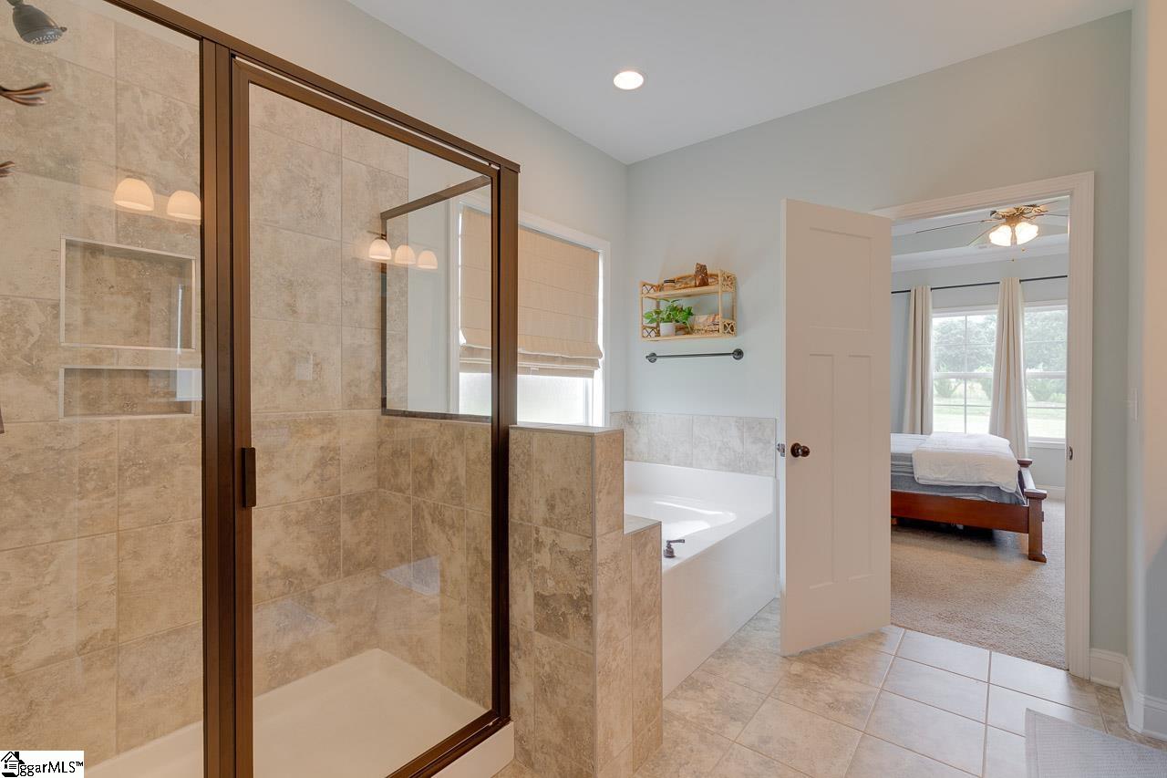 205 Cedar Knl Way Greer, SC 29651 - Photo 23 of 36