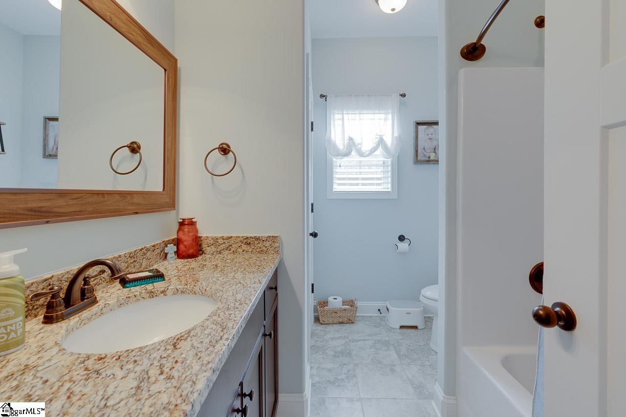 205 Cedar Knl Way Greer, SC 29651 - Photo 31 of 36