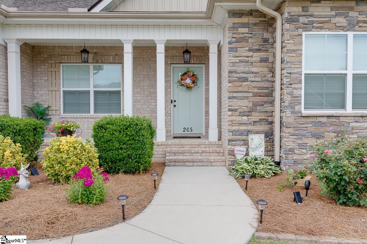 205 Cedar Knl Way Greer, SC 29651 - Photo 4 of 36