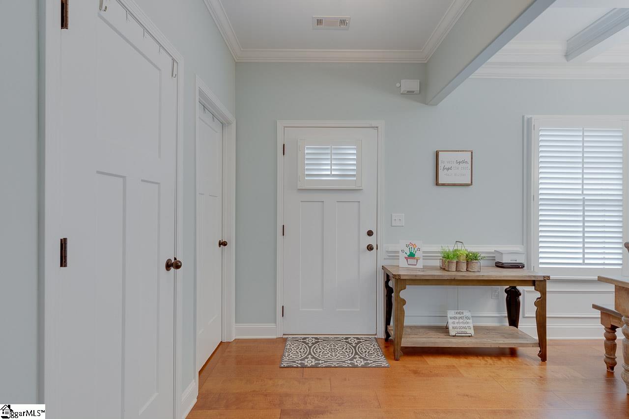 205 Cedar Knl Way Greer, SC 29651 - Photo 6 of 36