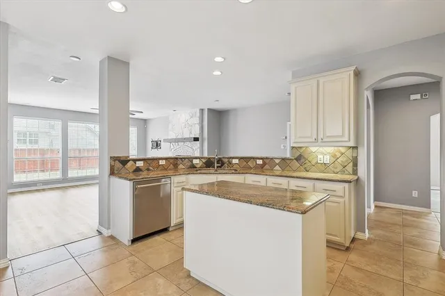 $3,600 | 8740 Dayton Drive, Lantana, TX 76226