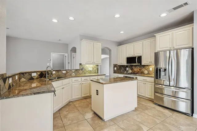 $3,600 | 8740 Dayton Drive, Lantana, TX 76226