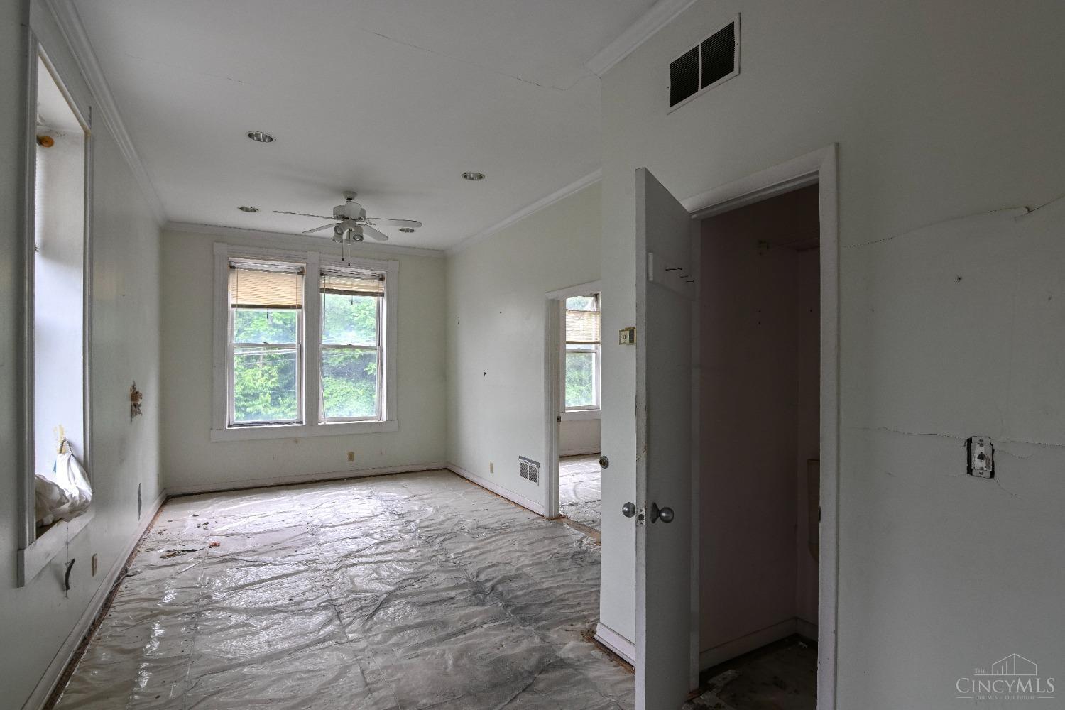 2136 Ravine Street Cincinnati, OH 45214 - Photo 34 of 50 Gallery Image 34