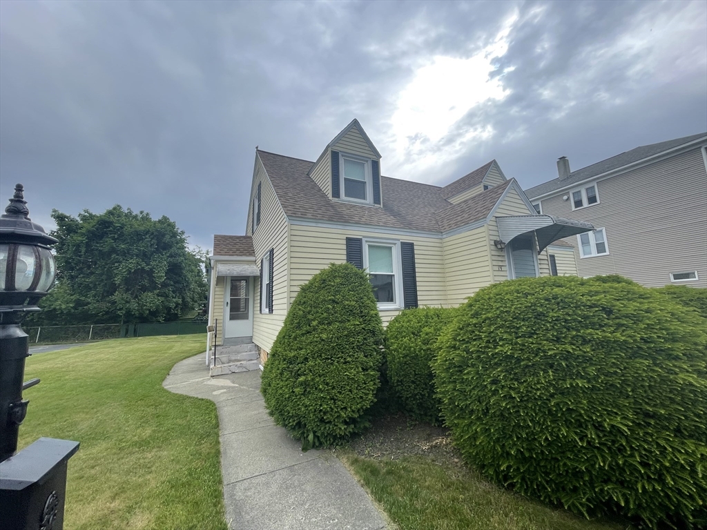 19 Atlanta Street, Unit 1 Worcester, MA 01604 - Photo 15 of 18