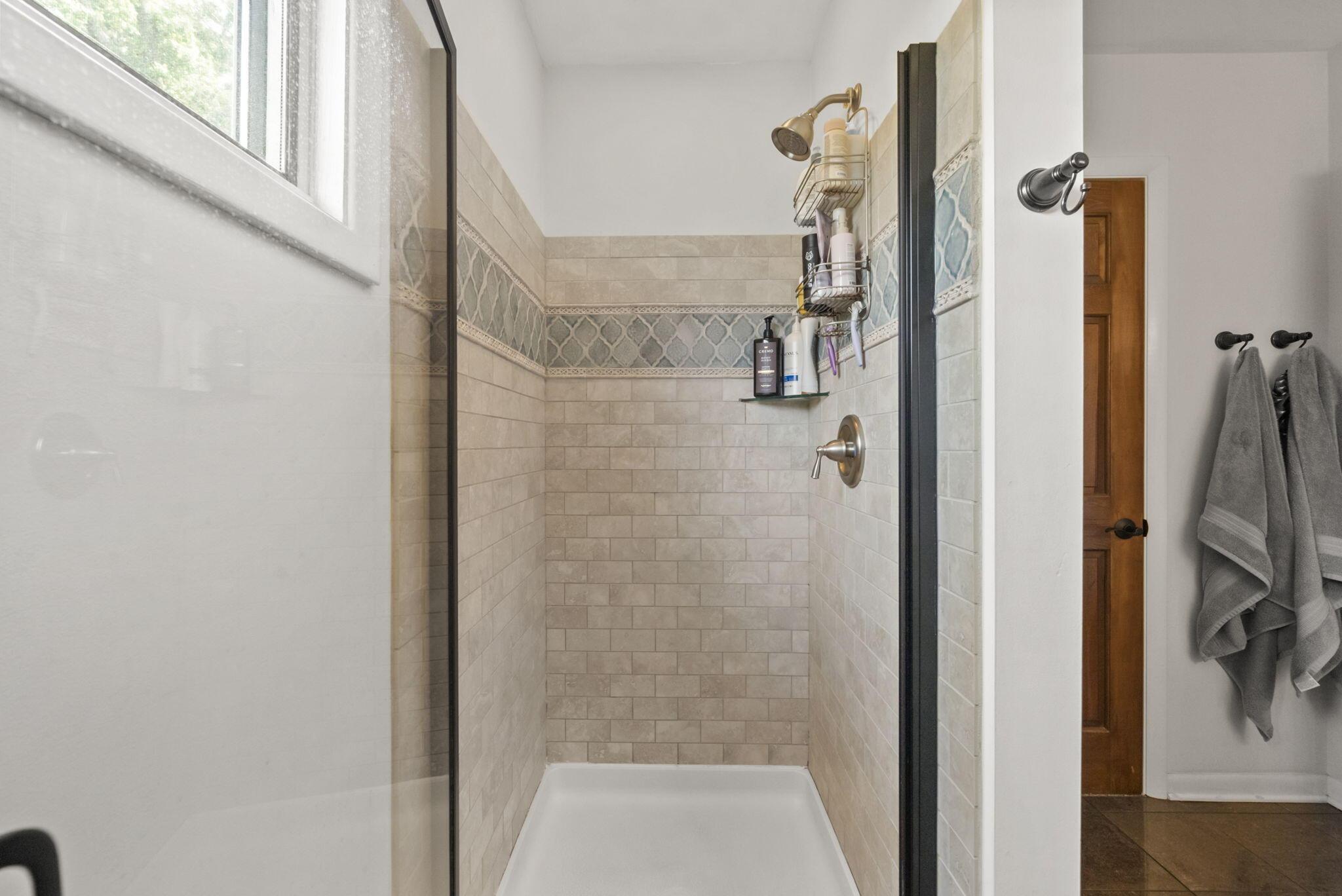 3956 Mountview Road Upper Arlington, OH 43220 - Photo 33 of 85 Primary Bath
