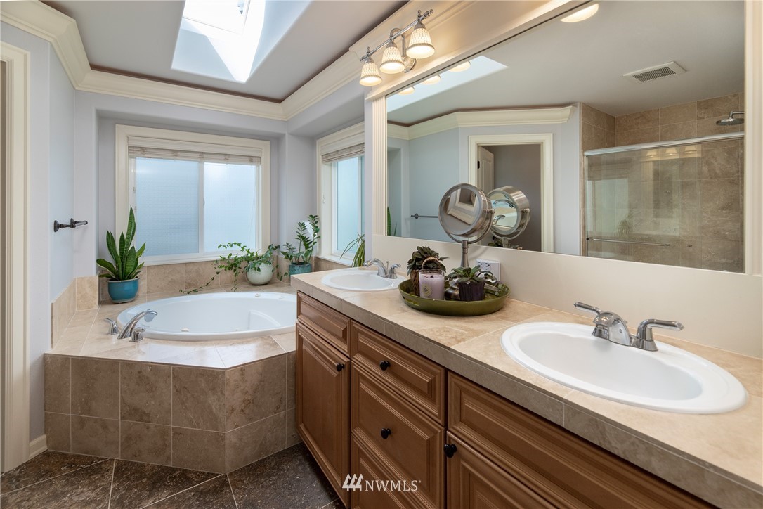 5556 Northeast 17th Street Renton, WA 98059 - Photo 22 of 40 Gallery Image 22