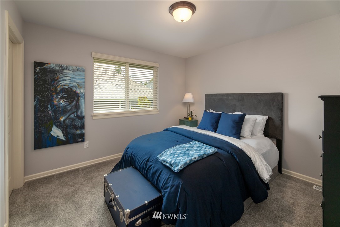 5556 Northeast 17th Street Renton, WA 98059 - Photo 28 of 40 Gallery Image 28