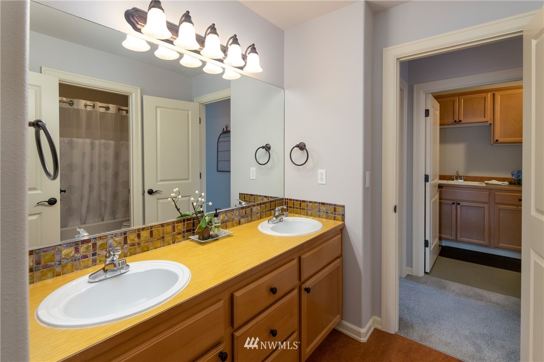 5556 Northeast 17th Street Renton, WA 98059 - Photo 29 of 40 Gallery Image 29
