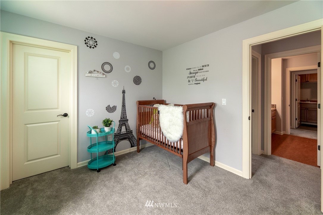 5556 Northeast 17th Street Renton, WA 98059 - Photo 31 of 40 Gallery Image 31