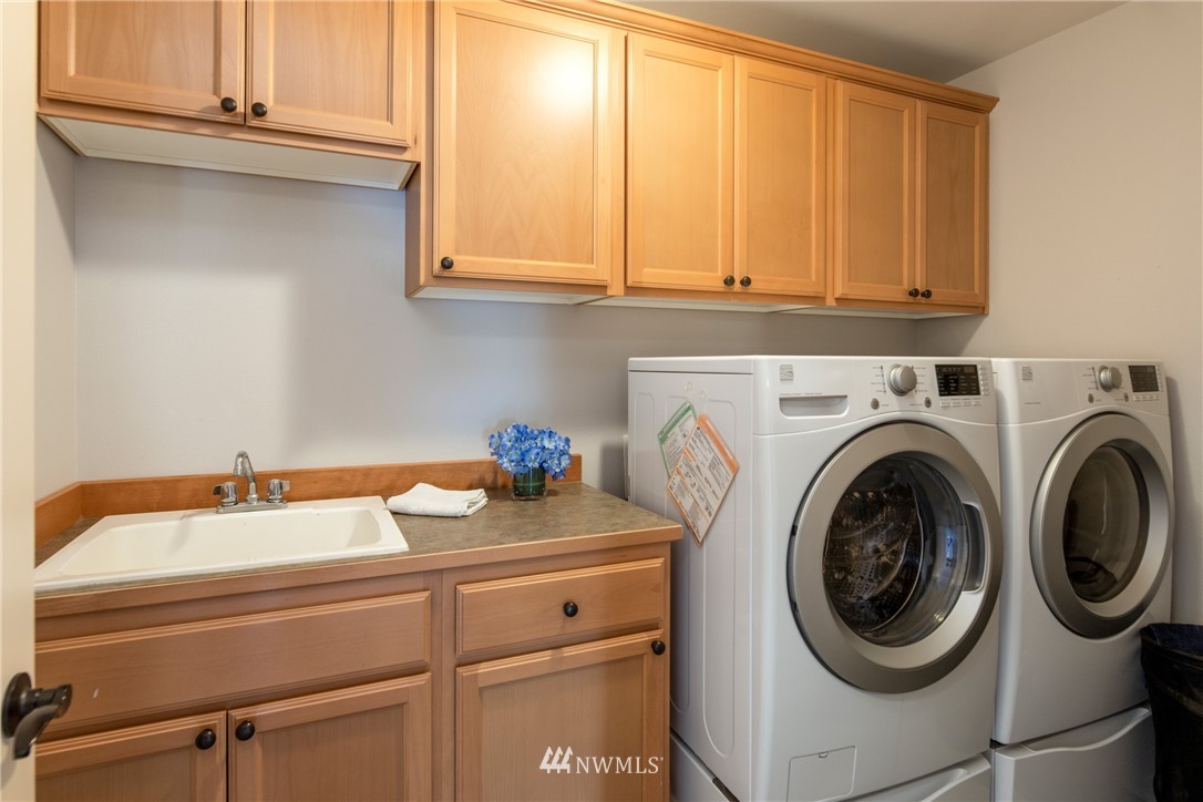 5556 Northeast 17th Street Renton, WA 98059 - Photo 35 of 40 Gallery Image 35