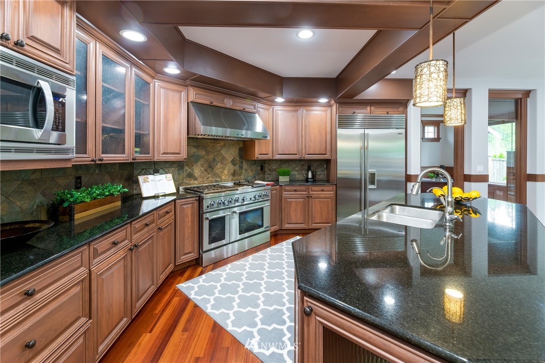 5556 Northeast 17th Street Renton, WA 98059 - Photo 10 of 40 Gallery Image 10
