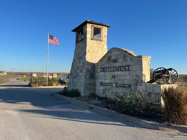 $135,000 | 445 Powder, Luling, TX 78648