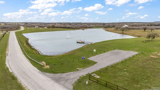 $135,000 | 445 Powder, Luling, TX 78648