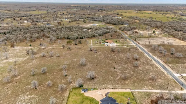 $135,000 | 445 Powder, Luling, TX 78648