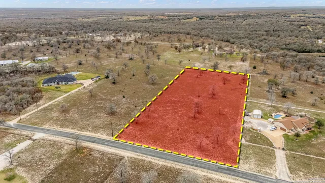 $135,000 | 445 Powder, Luling, TX 78648