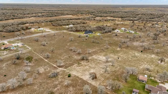 $135,000 | 445 Powder, Luling, TX 78648