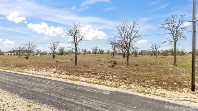 $135,000 | 445 Powder, Luling, TX 78648