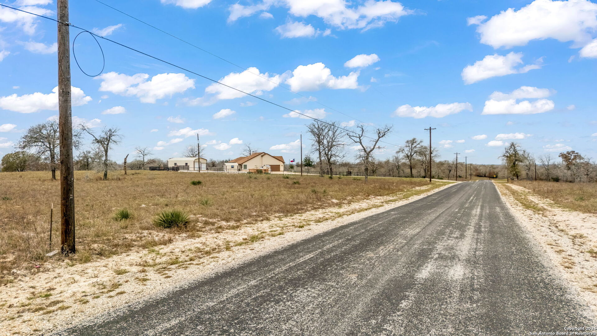 445 Powder Luling, TX 78648 - Photo 4 of 17 a view of a terrace