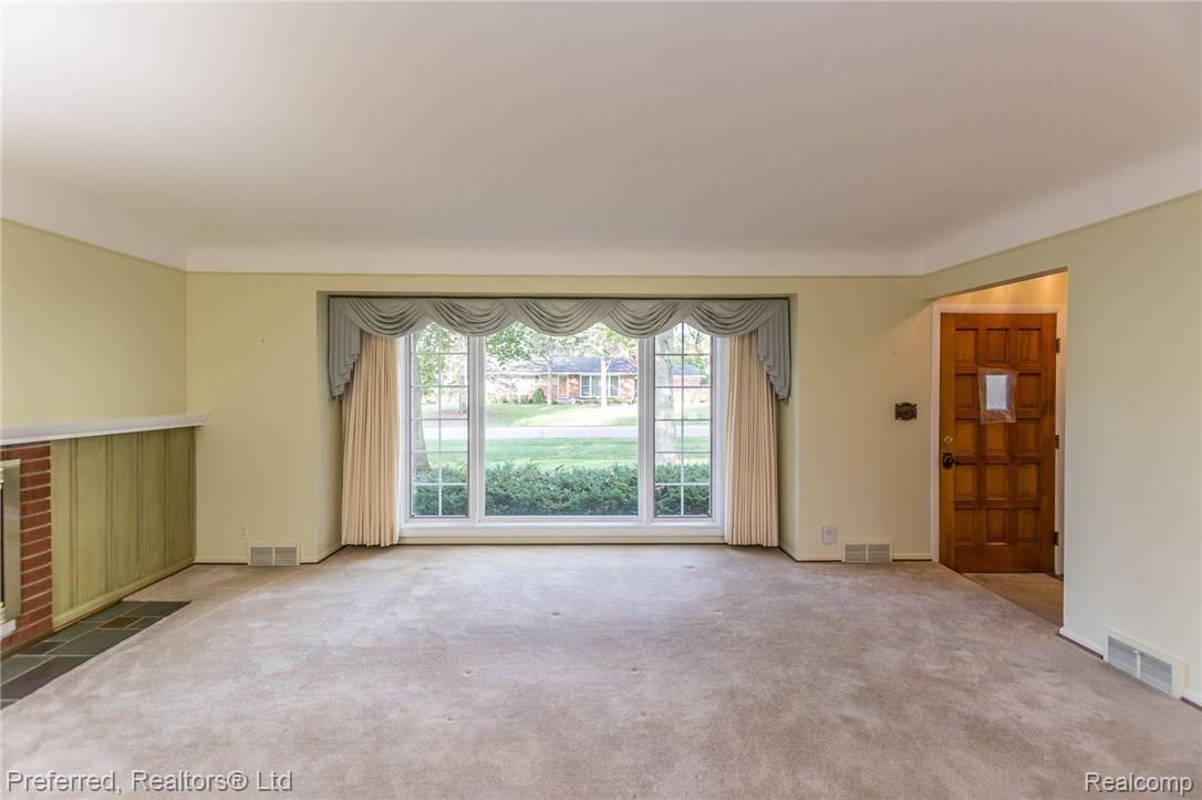 28244 Peppermill Road Farmington, MI 48331 - Photo 2 of 28 DSC_1849.jpg