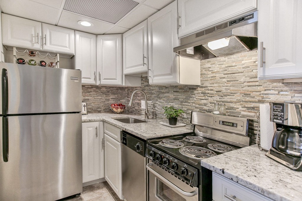 464 Commonwealth Avenue, Unit 33 Boston, MA 02215 - Photo 7 of 24