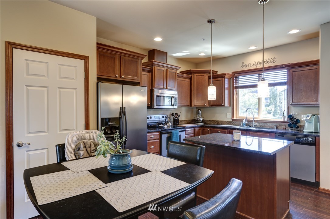 660 Telegraph Road, Unit 201 Bellingham, WA 98226 - Photo 5 of 13 Gallery Image 5