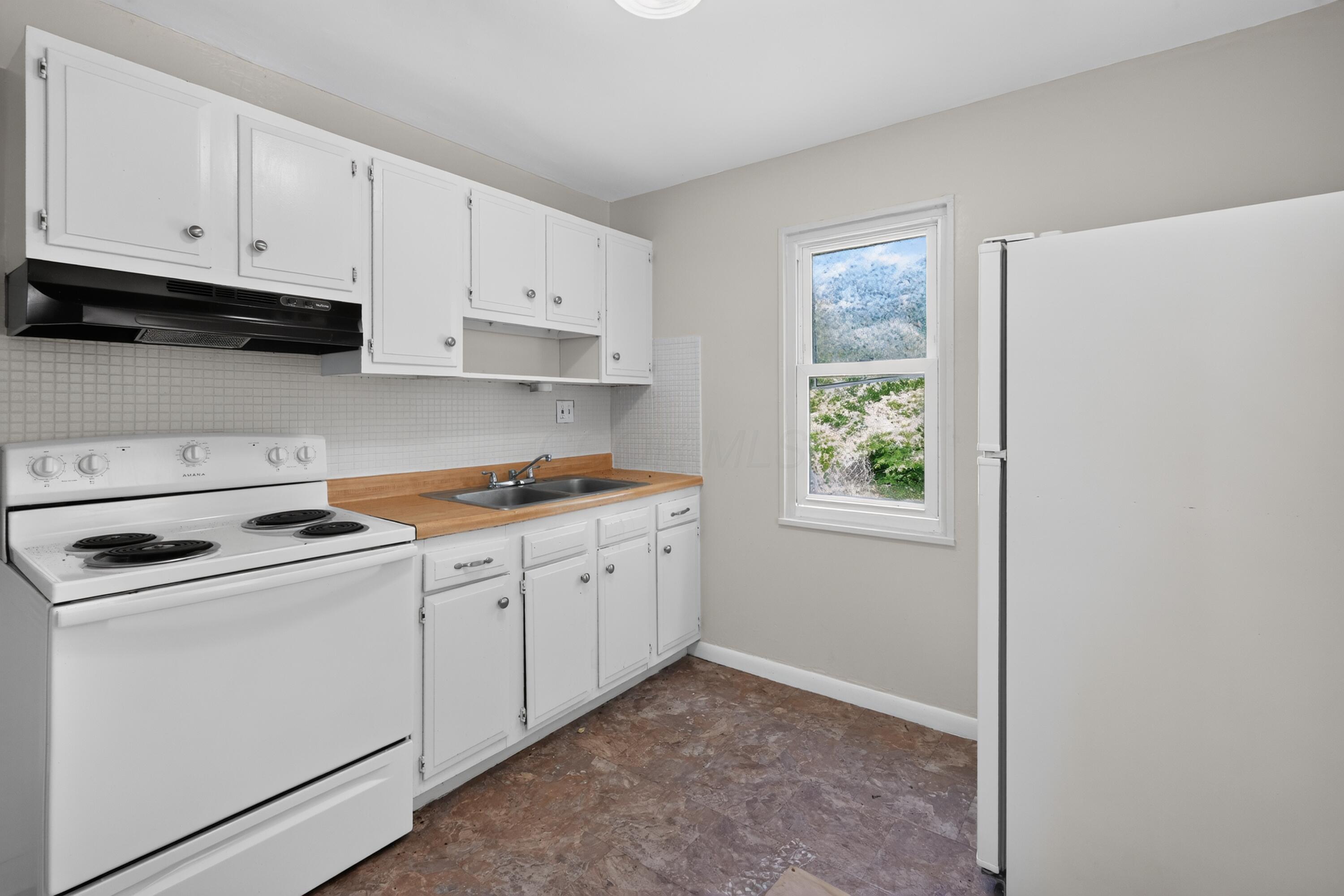 852 South Hampton Road Columbus, OH 43227 - Photo 10 of 31 14_852_S_Hampton_Rd-Kitchen-n-13