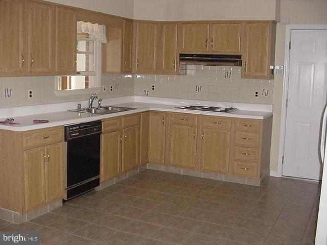 2912 Paper Mill Road Phoenix, MD 21131 - Photo 5 of 6 Kitchen