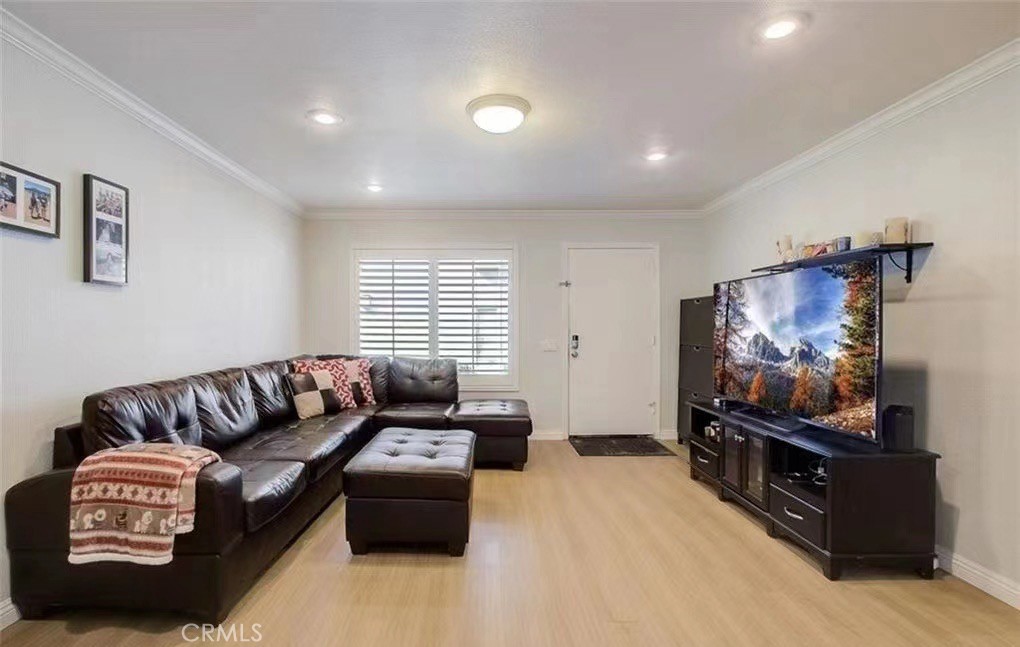 38 Fallbrook Irvine, CA 92604 - Photo 2 of 11