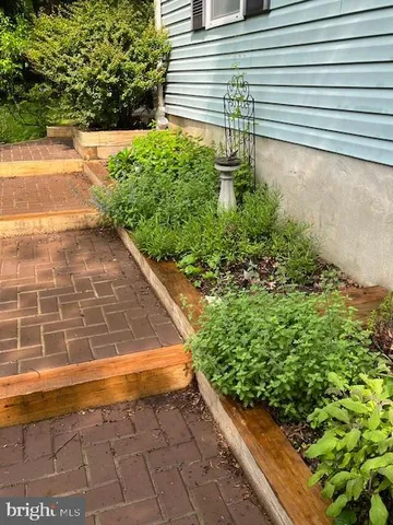 $635,000 | 6725 Pine Drive, Columbia, MD 21046