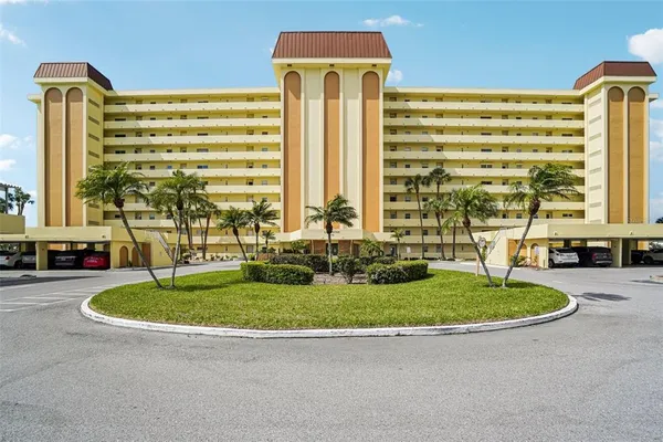 $254,900 | 4750 Cove Circle, Unit 107, St. Petersburg, FL 33708