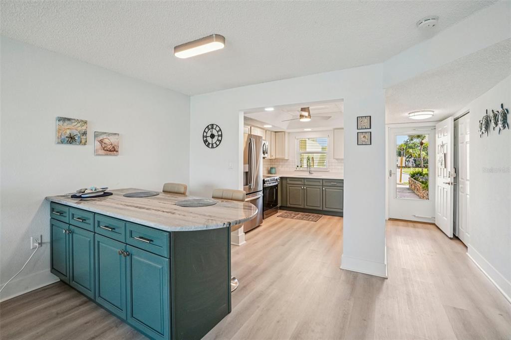 4750 Cove Circle, Unit 107 St. Petersburg, FL 33708 - Photo 5 of 29