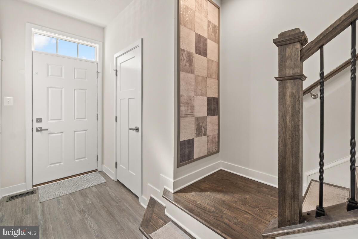 4798 Hiteshow Drive Frederick, MD 21703 - Photo 7 of 51 Entryway