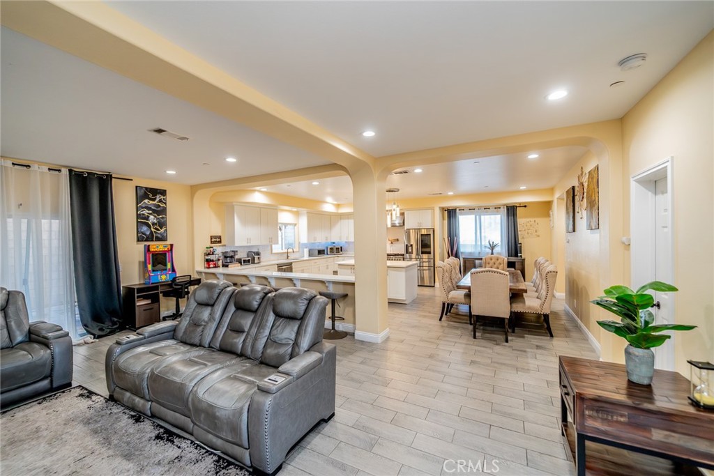 3550 Ridge Line Drive San Bernardino, CA 92407 - Photo 5 of 46