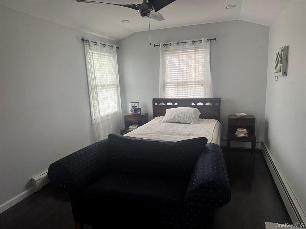 9 Castleton Court Oceanside, NY 11572 - Photo 13 of 25