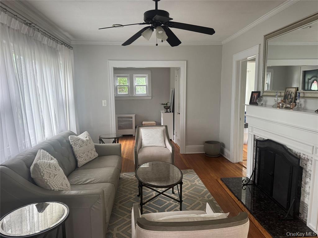 9 Castleton Court Oceanside, NY 11572 - Photo 2 of 25