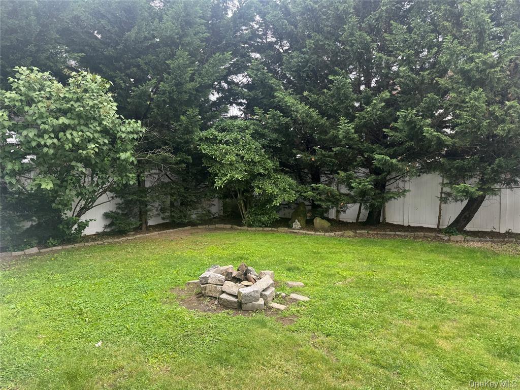 9 Castleton Court Oceanside, NY 11572 - Photo 22 of 25