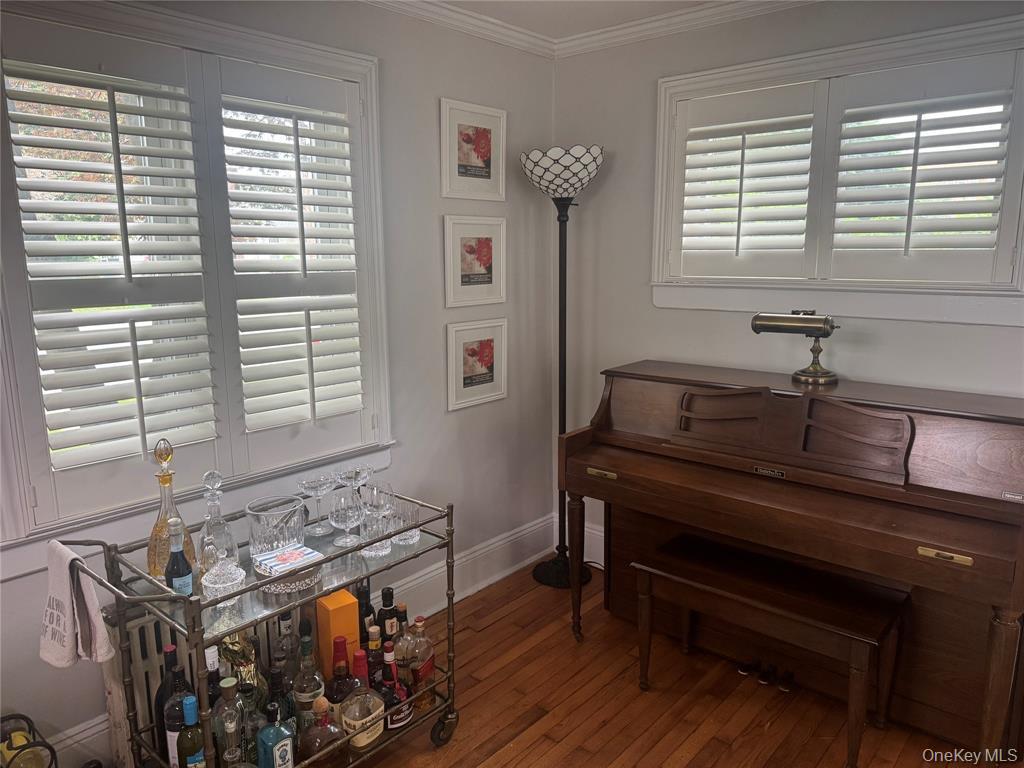 9 Castleton Court Oceanside, NY 11572 - Photo 6 of 25