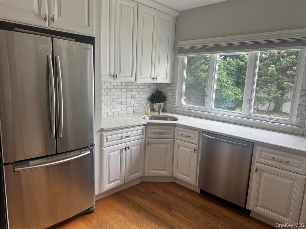 9 Castleton Court Oceanside, NY 11572 - Photo 9 of 25