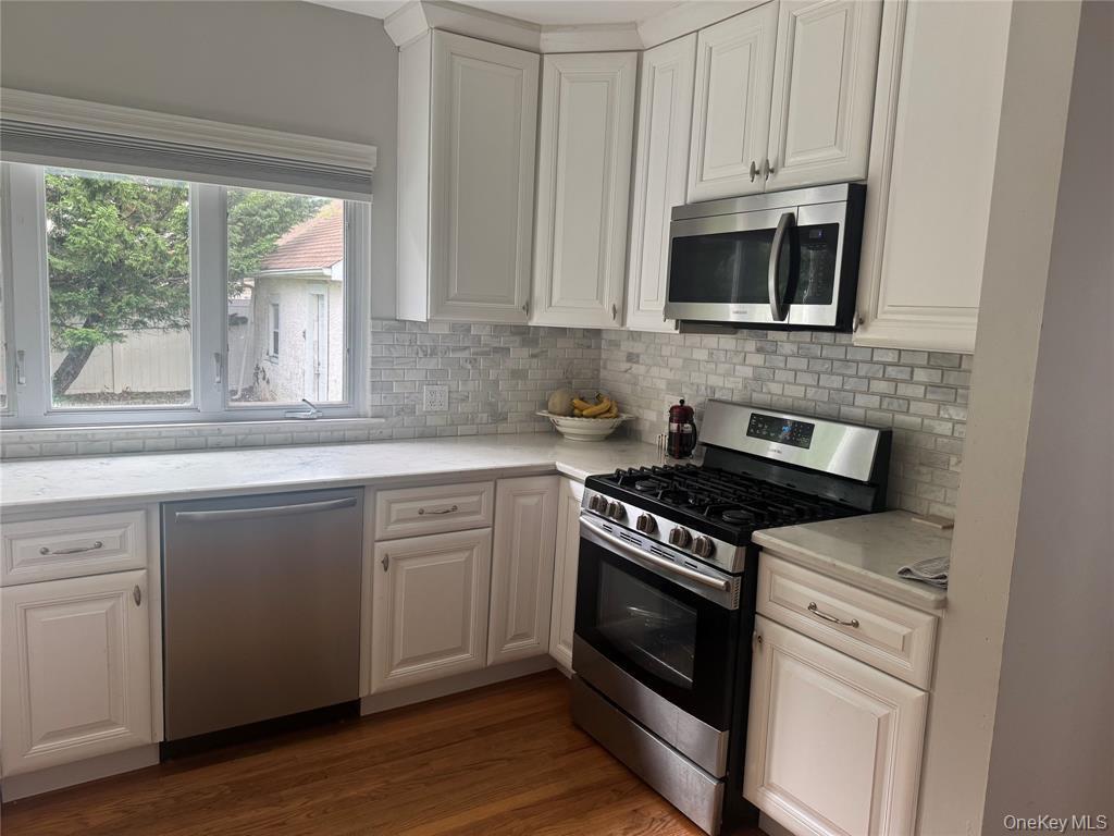 9 Castleton Court Oceanside, NY 11572 - Photo 10 of 25