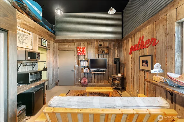 $1,150,000 | 143 Harrier Hill Road, Winthrop, WA 98862