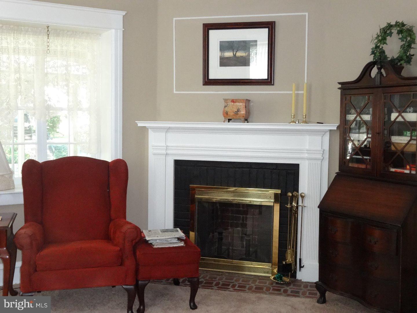 31 Chatham Road Ardmore, PA 19003 - Photo 9 of 25 Living Room