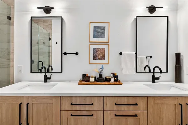 $530,000 | 419 West 9th Street, Unit 102, Dallas, TX 75208